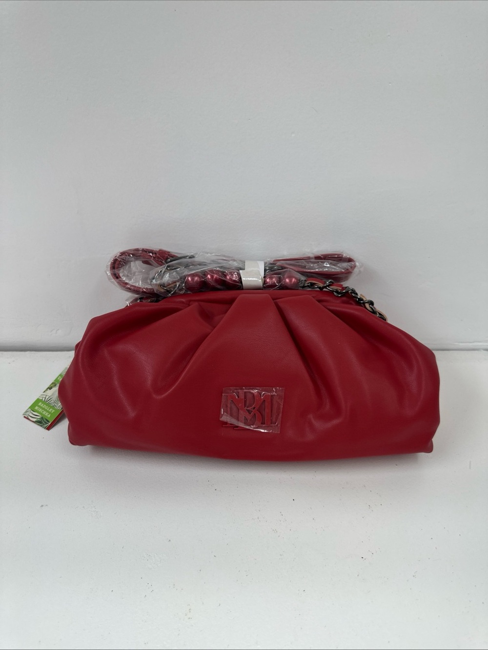 NWT Dumpling Clutch Convertible Bag Red Pearl Chain Badgley Mischka